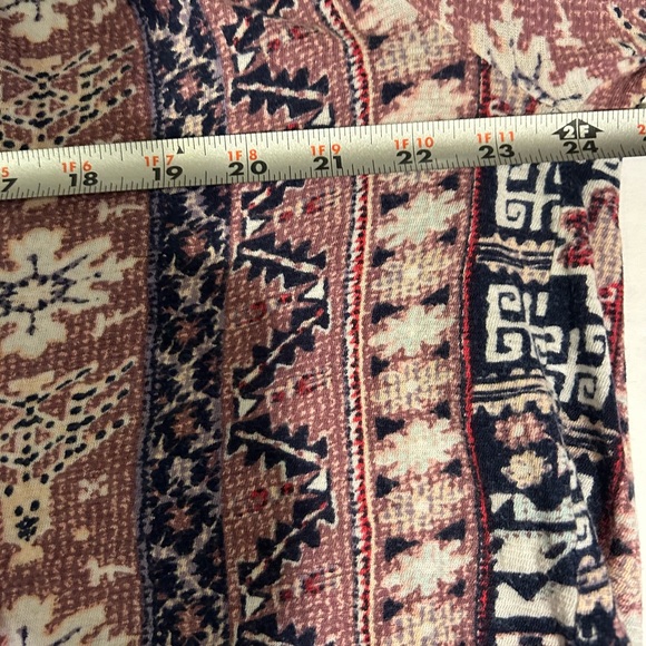 This is a cute boho peasant style top made in India. - Picture 4 of 9